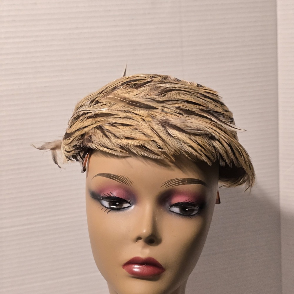 Vintage Feather Pillbox Hat Brown‎ Tan Mid Century 1950s 1960s Fascinator Combs